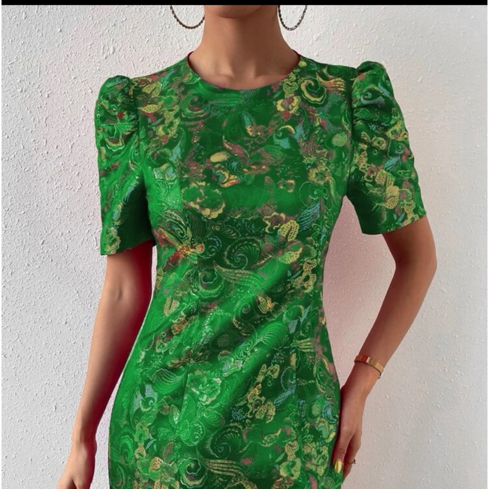 NEW-Puff sleeve, floral, print, form fitting dress.